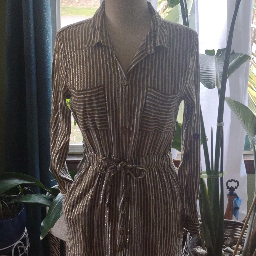 Size LG long sleeve adjustble cuff metallic button down midi dress grey/gold/sil - Picture 3 of 11